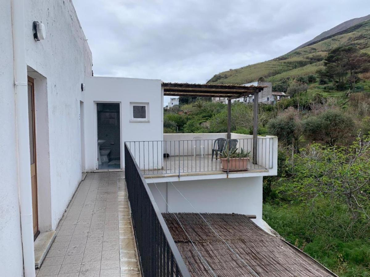 Case La Pergola Stromboli Exterior photo