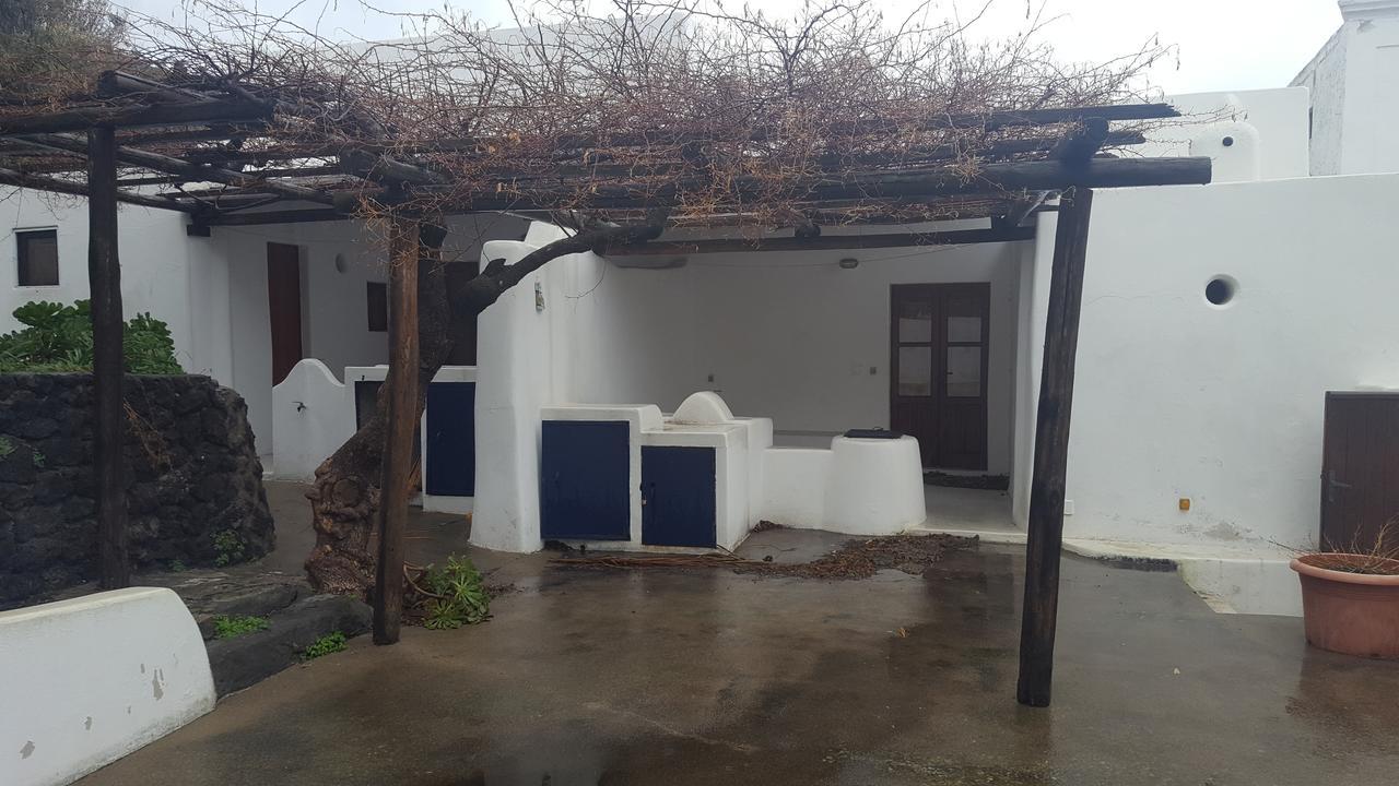 Case La Pergola Stromboli Exterior photo